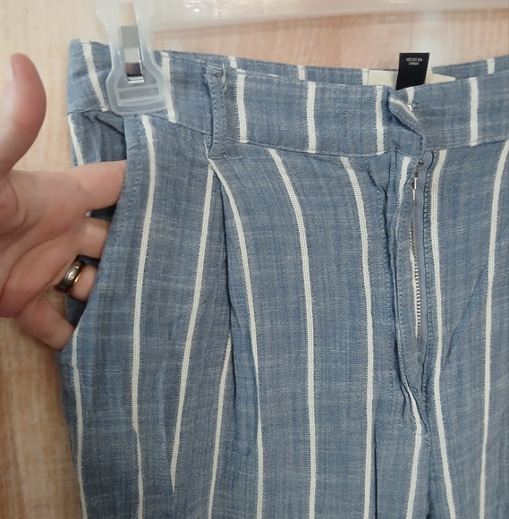 Universal Thread Blue and White Striped Capris - Picture 3 of 5